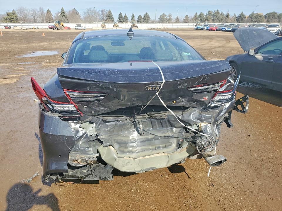 Photo 6 from auction – 2018 KIA OPTIMA with VIN 5XXGT4L38JG206105