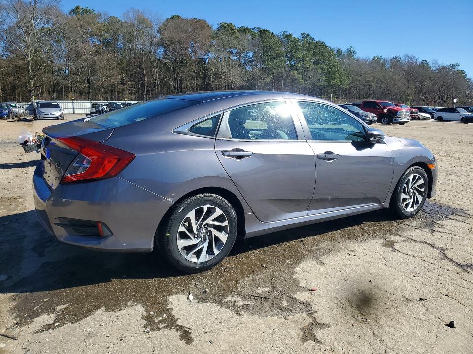 Photo 3 from auction – 2016 HONDA CIVIC with VIN 19XFC2F72GE030300