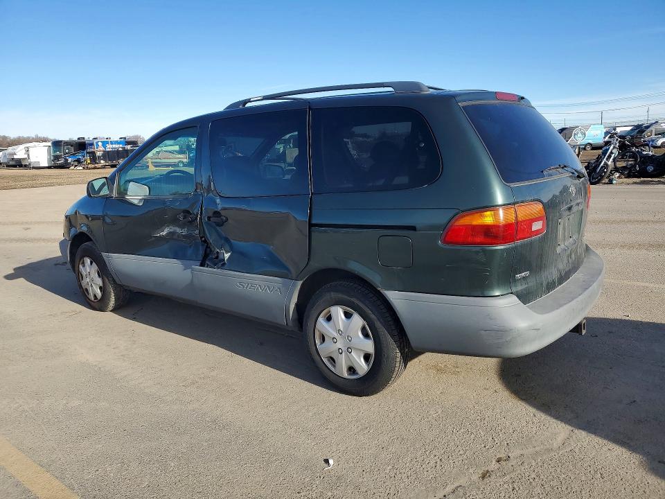 Photo 2 from auction – 2000 TOYOTA SIENNA with VIN 4T3ZF13C2YU198170