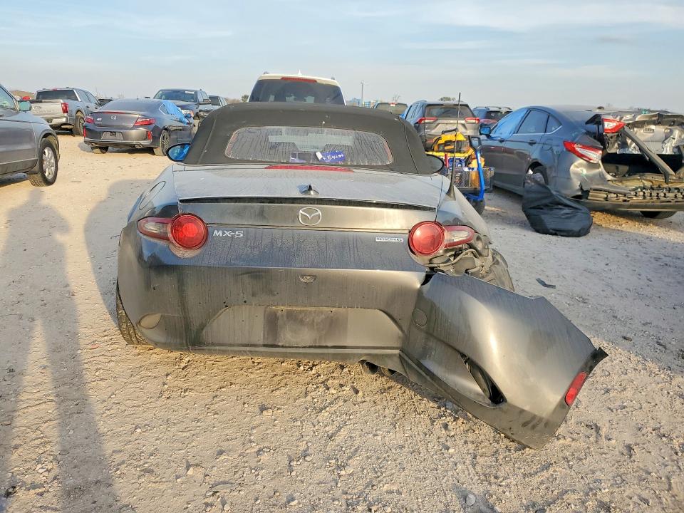 Photo 6 from auction – 2021 MAZDA MX-5 MIATA with VIN JM1NDAC79M0455606