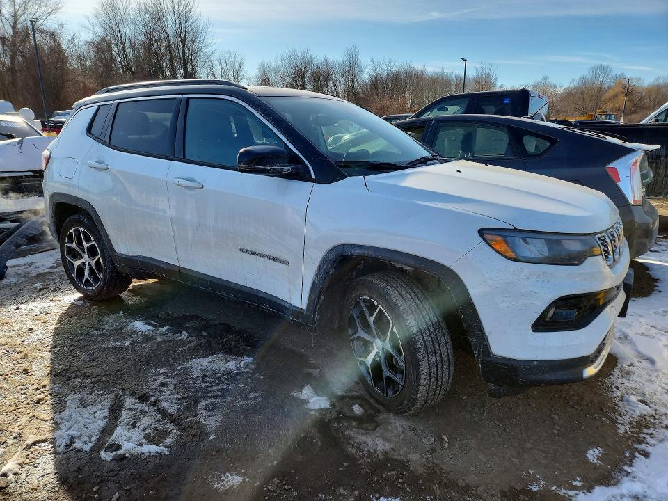 Photo 4 from auction – 2024 JEEP COMPASS with VIN 3C4NJDCN1RT176573