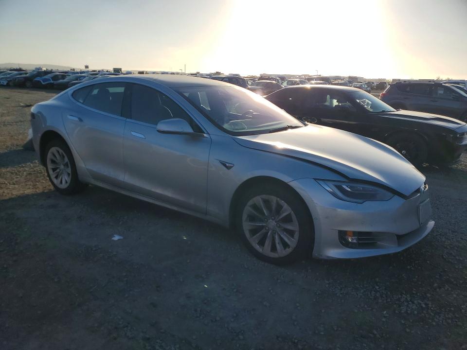 Photo 4 from auction – 2017 TESLA MODEL S with VIN 5YJSA1E21HF231671