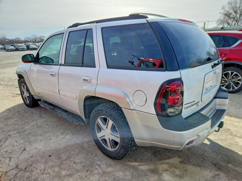 Photo 2 from auction – 2005 CHEVROLET TRAILBLAZER with VIN 1GNDT13S452218196