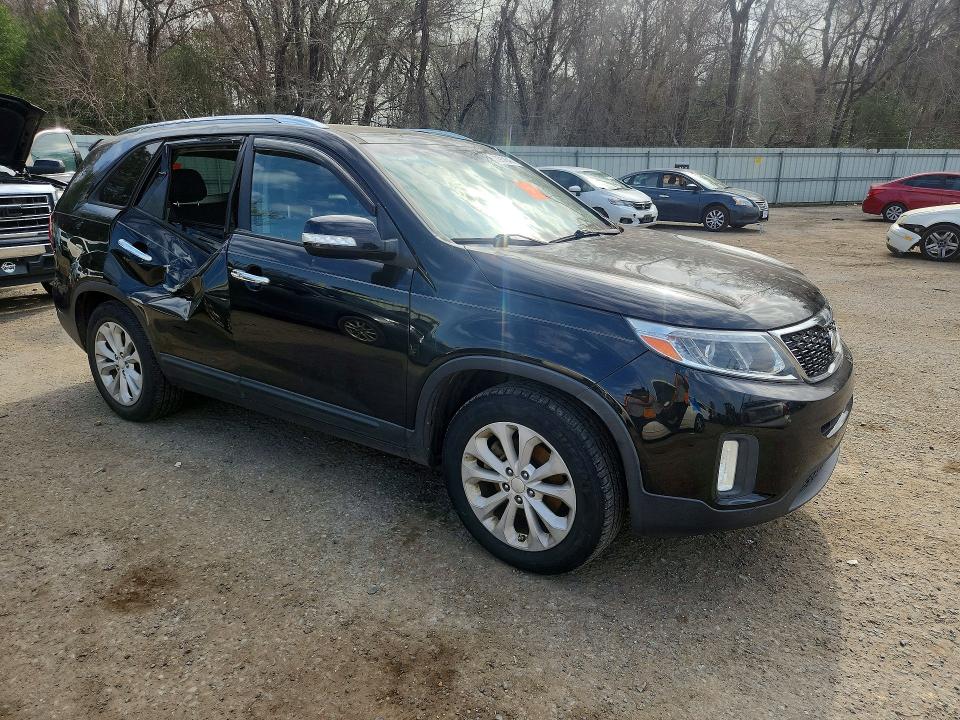 Photo 4 from auction – 2015 KIA SORENTO with VIN 5XYKU4A76FG619141