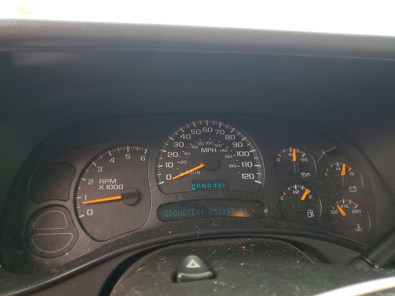 Photo 9 from auction – 2005 CHEVROLET SILVERADO with VIN 1GCEK19B35E220558