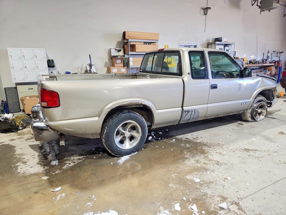 Photo 3 from auction – 2000 CHEV S10 with VIN 1GCCS19W4Y8164143