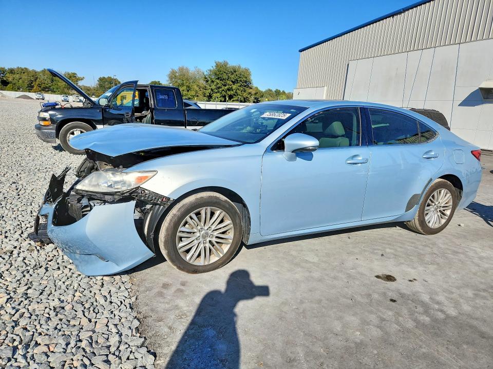 LEXUS ES 350 2013 with VIN JTHBK1GG8D2028343 - Photo from auction