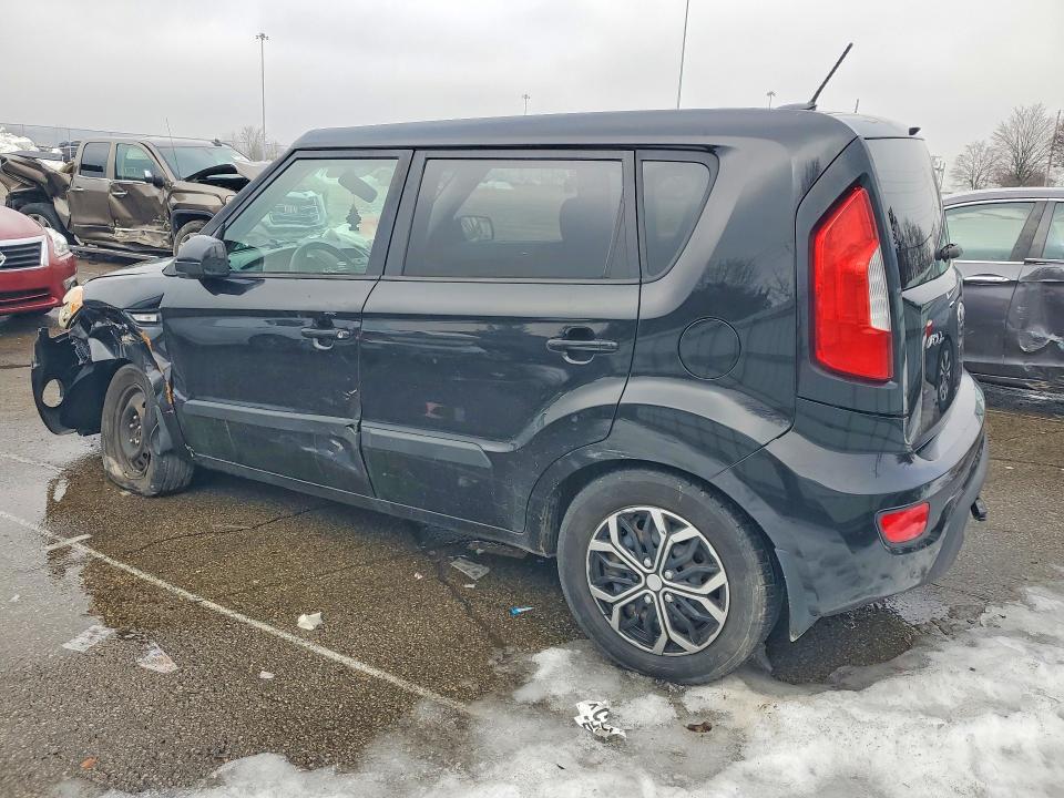 Photo 2 from auction – 2013 KIA SOUL with VIN KNDJT2A53D7749230