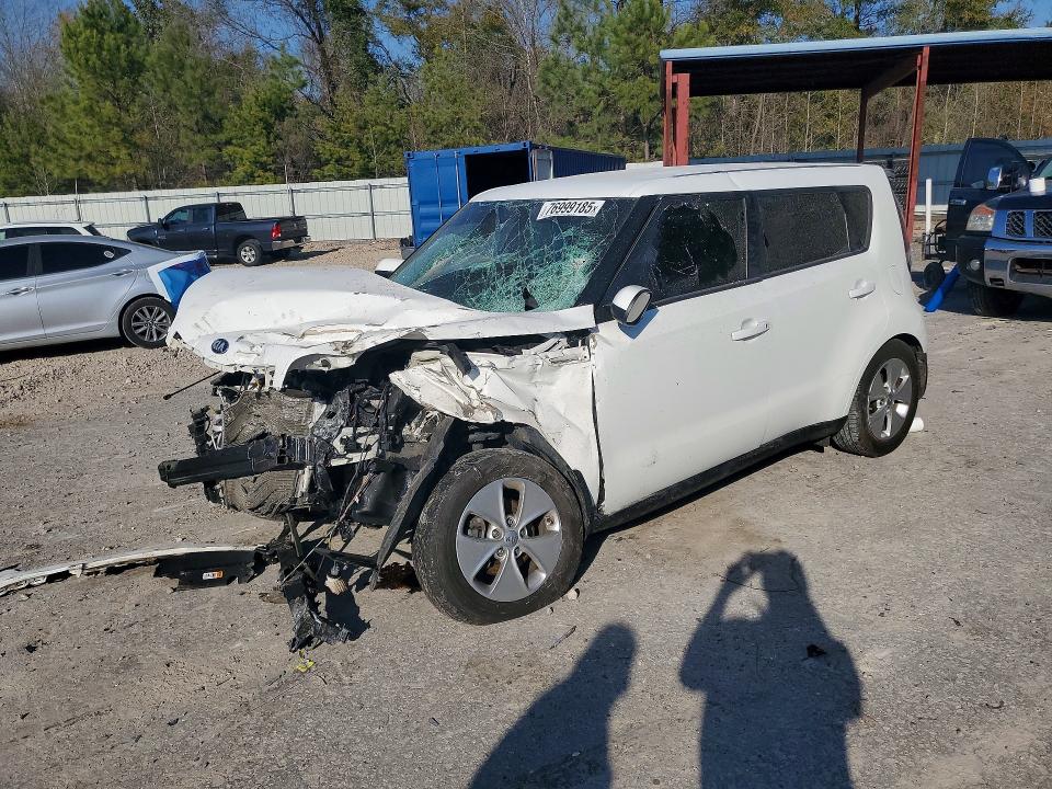 KIA SOUL 2016 with VIN KNDJN2A24G7264695 - Photo from auction