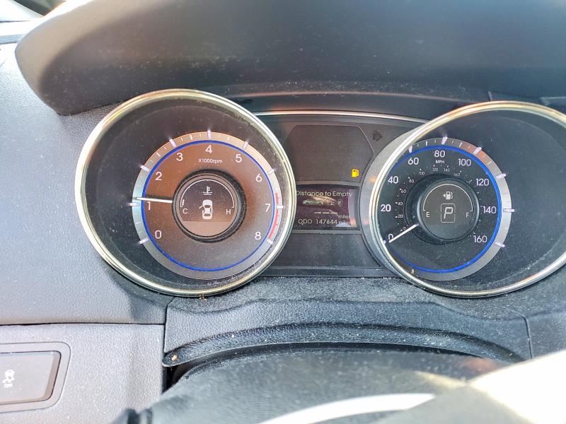 Photo 9 from auction – 2011 HYUNDAI SONATA with VIN 5NPEC4AB3BH252271