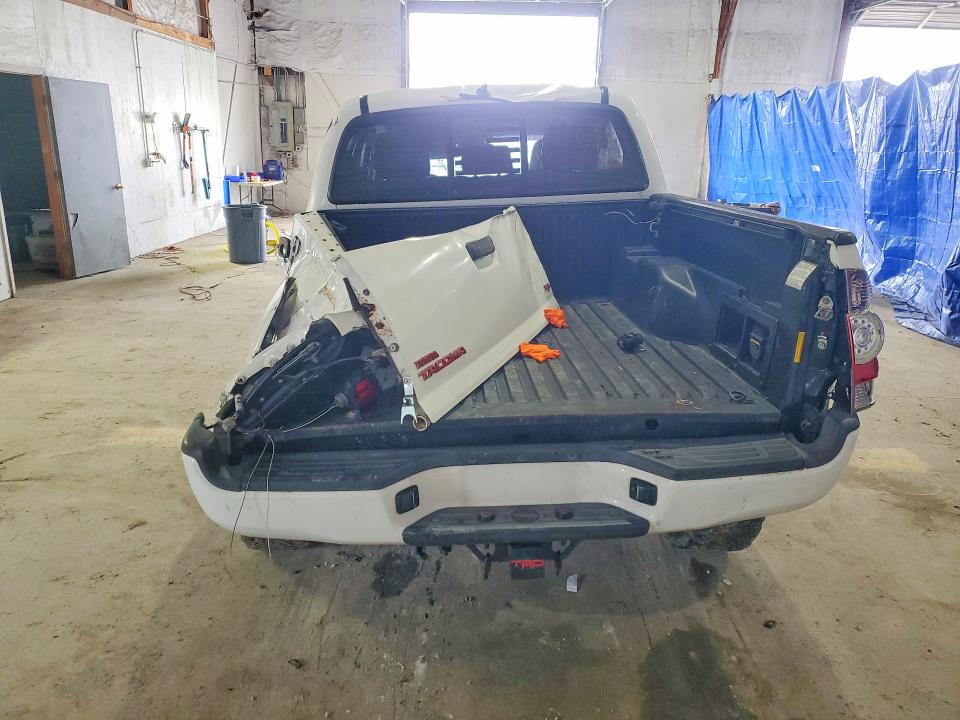 Photo 6 from auction – 2013 TOYOTA TACOMA with VIN 3TMLU4EN1DM126576