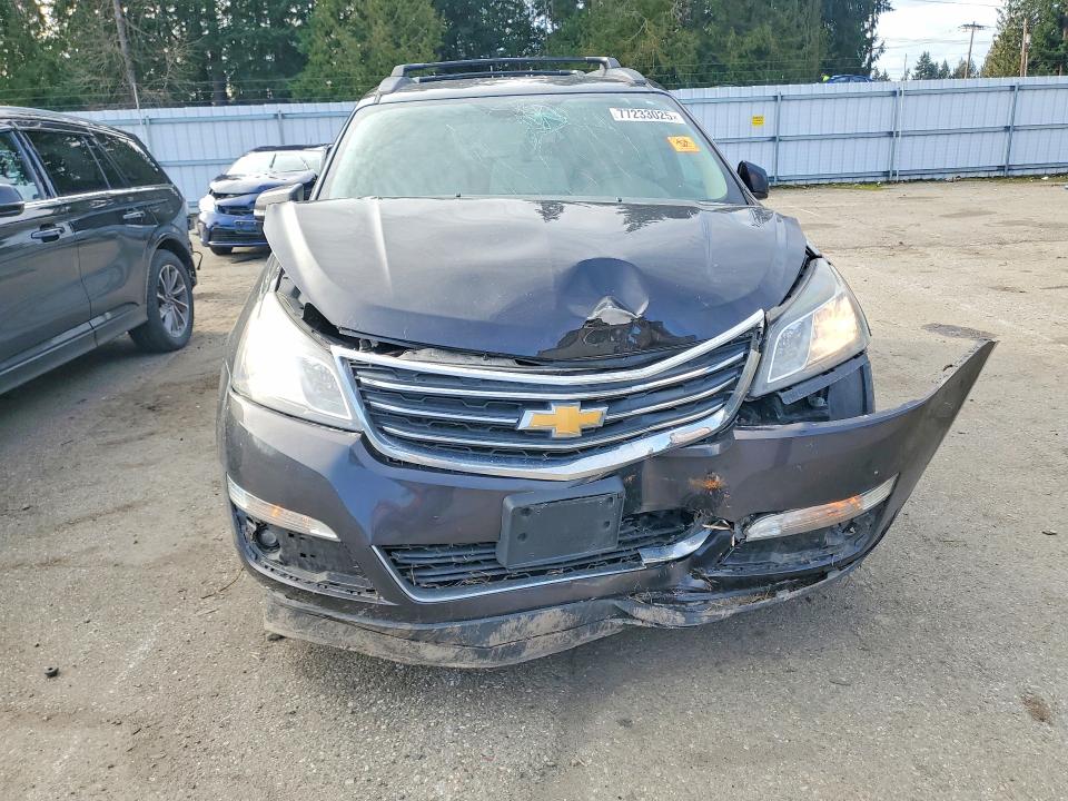Photo 5 from auction – 2017 CHEVROLET TRAVERSE L with VIN 1GNKVGKD0HJ270751
