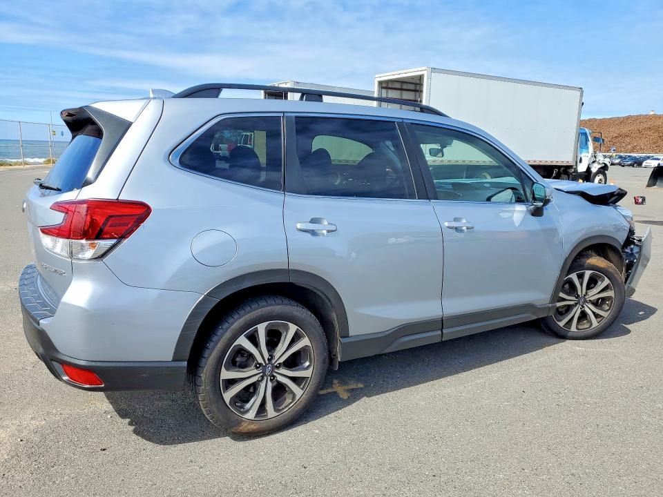 Photo 3 from auction – 2020 SUBARU FORESTER L with VIN JF2SKASC8LH416787