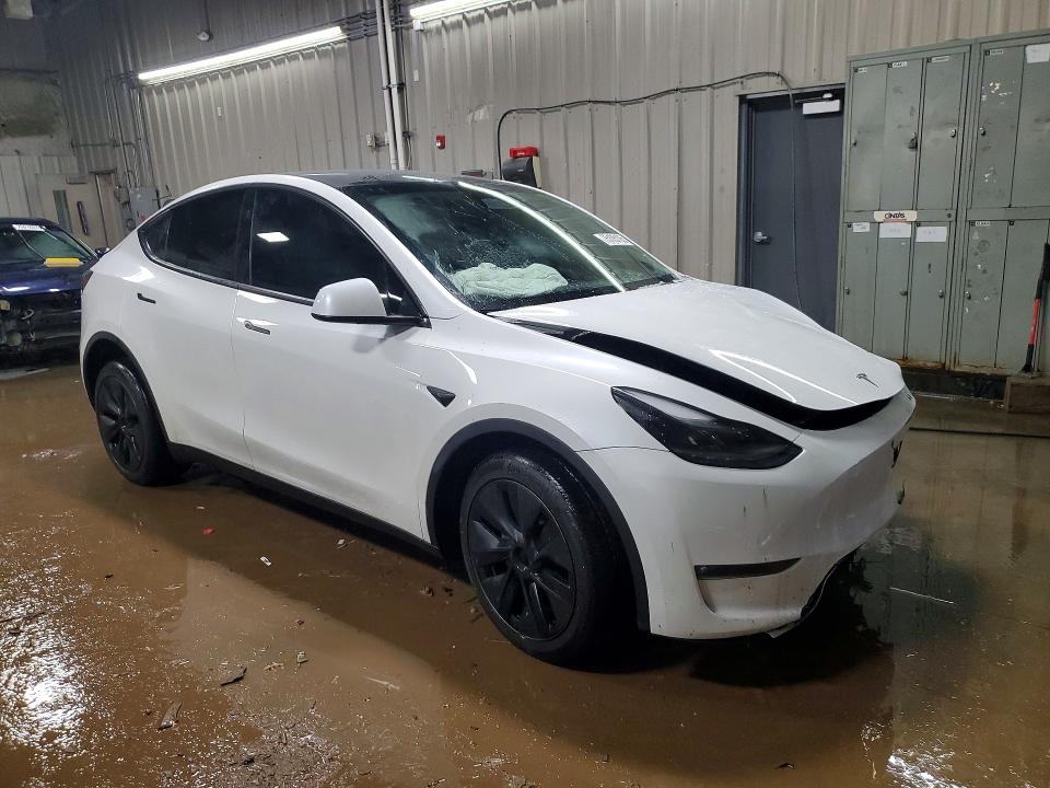 Photo 4 from auction – 2024 TESLA MODEL Y with VIN 7SAYGDEE7RF167211
