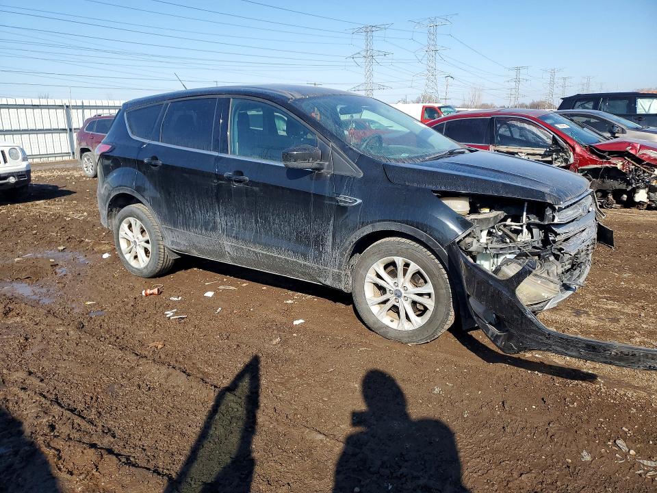 Photo 4 from auction – 2017 FORD ESCAPE with VIN 1FMCU0GD9HUE03243