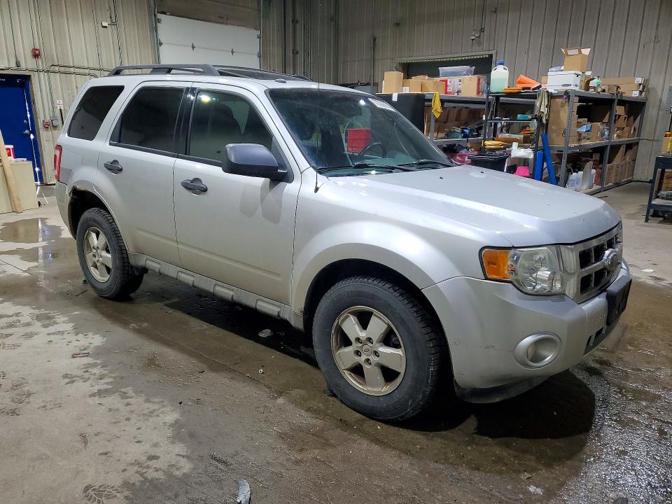 Photo 4 from auction – 2010 FORD ESCAPE with VIN 1FMCU9DG8AKA01623