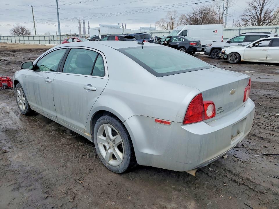 Фото 2 с аукциона – 2011 CHEVROLET MALIBU с VIN 1G1ZB5E18BF283000