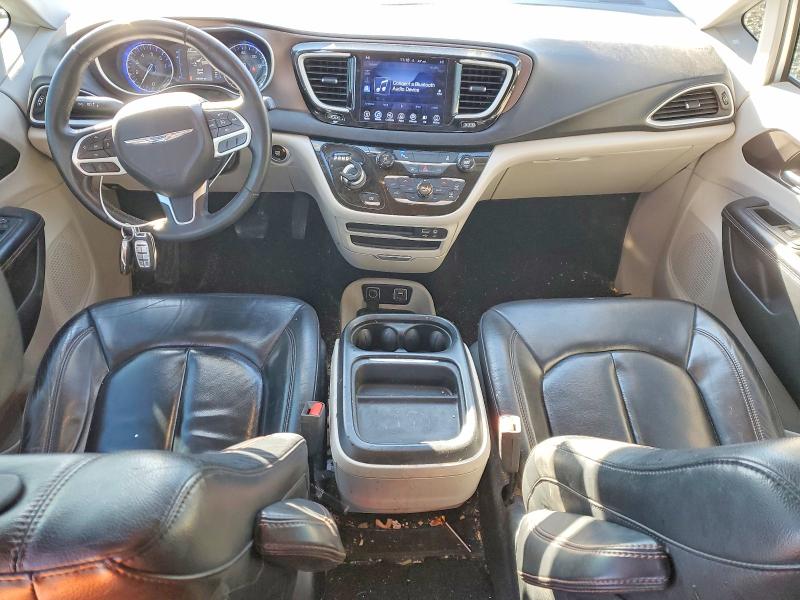 Photo 8 from auction – 2017 CHRYSLER PACIFICA with VIN 2C4RC1BG4HR670134