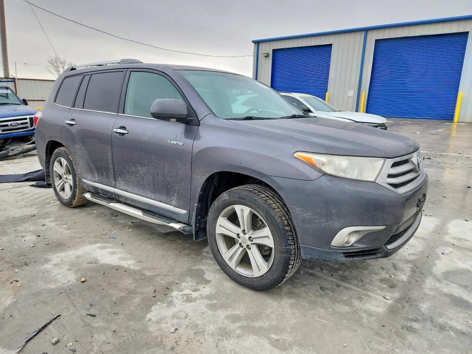 Photo 4 from auction – 2013 TOYOTA HIGHLANDER with VIN 5TDYK3EH8DS102789
