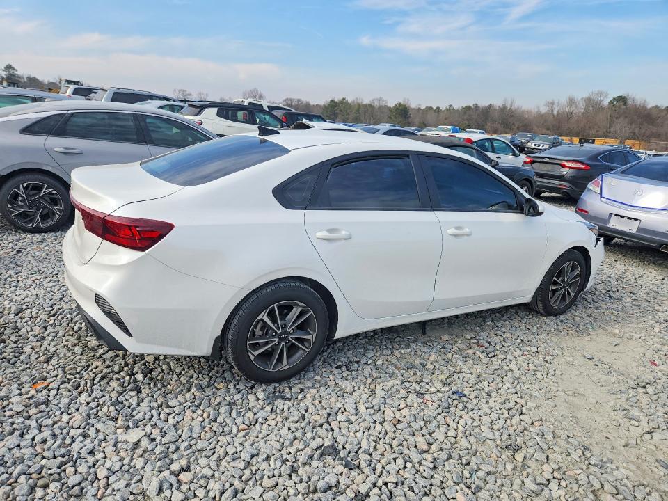 Photo 3 from auction – 2023 KIA FORTE LX with VIN 3KPF24AD4PE587074