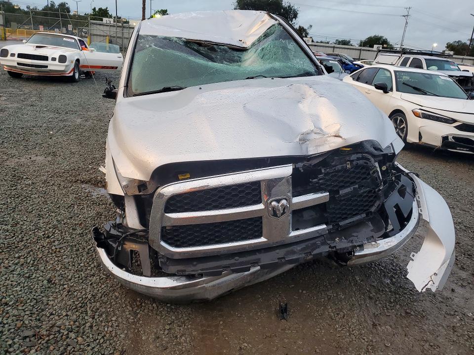 Photo 5 from auction – 2017 RAM 1500 with VIN 1C6RR6GG2HS804438