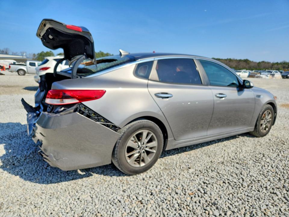 Photo 3 from auction – 2018 KIA OPTIMA with VIN 5XXGT4L19JG202675