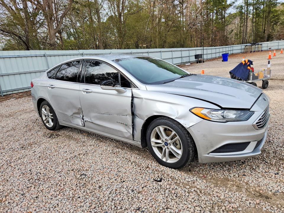 Photo 4 from auction – 2018 FORD FUSION with VIN 3FA6P0LU2JR125853