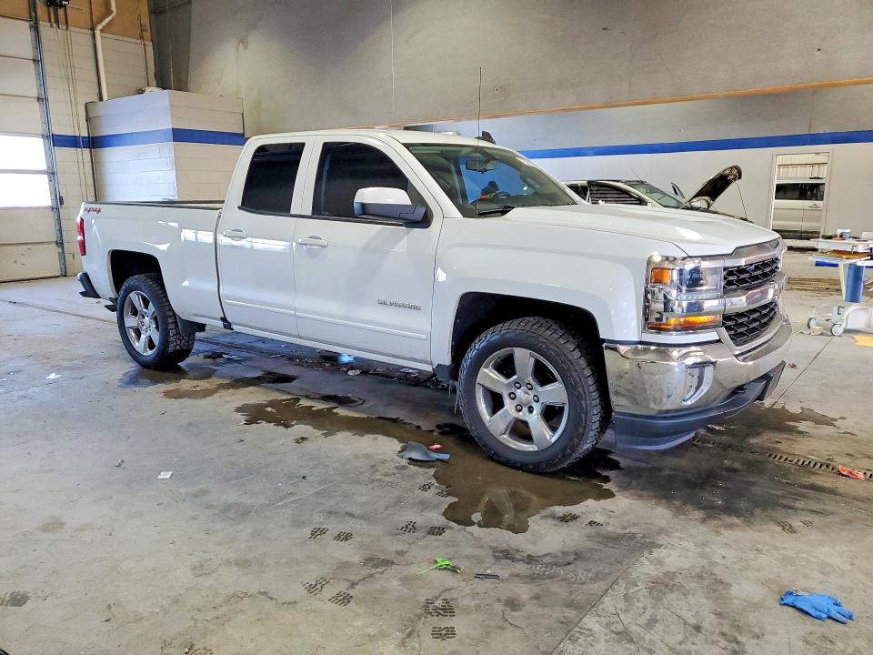 Photo 4 from auction – 2016 CHEVROLET SILVERADO with VIN 1GCVKREC7GZ322499