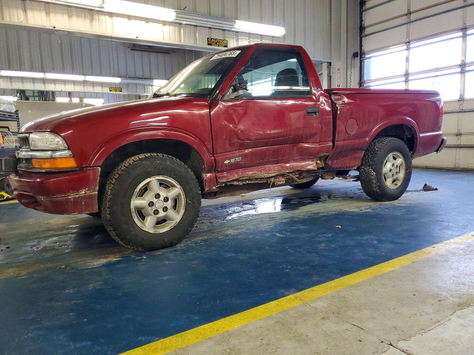 CHEVROLET S10 2000 with VIN 1GCDT14W2YK216610 - Photo from auction