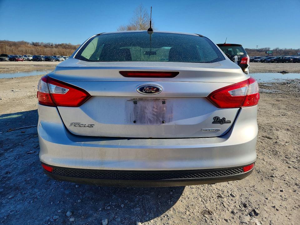 Photo 6 from auction – 2014 FORD FOCUS with VIN 1FADP3E29EL259381