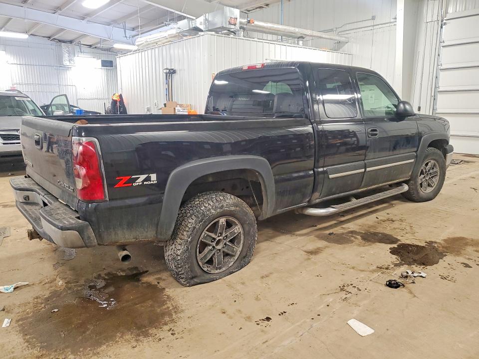 Foto 3 de la subasta – 2005 CHEVROLET SILVERADO con VIN 1GCEK19T45E183237