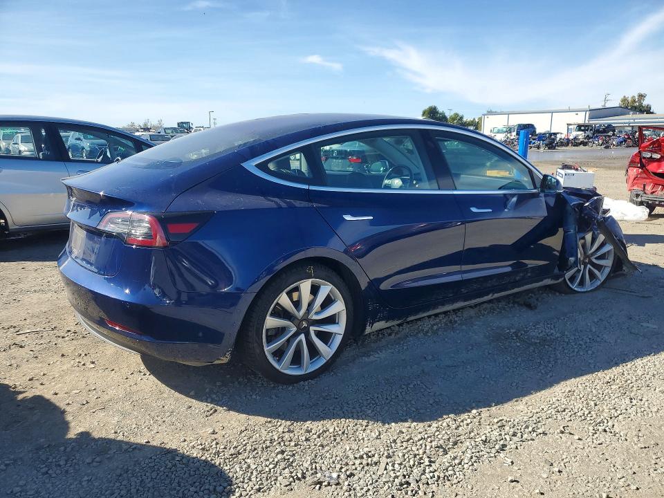 Photo 3 from auction – 2018 TESLA MODEL 3 with VIN 5YJ3E1EA9JF042806