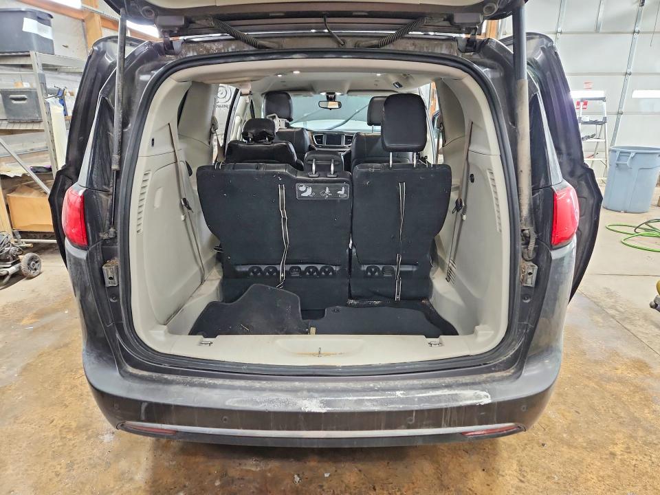 Photo 6 from auction – 2018 CHRYSLER PACIFICA with VIN 2C4RC1BG8JR217754