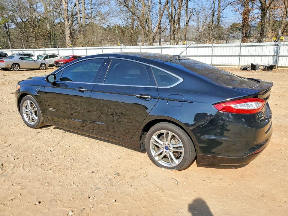 Photo 2 from auction – 2016 FORD FUSION with VIN 3FA6P0SU2GR364863