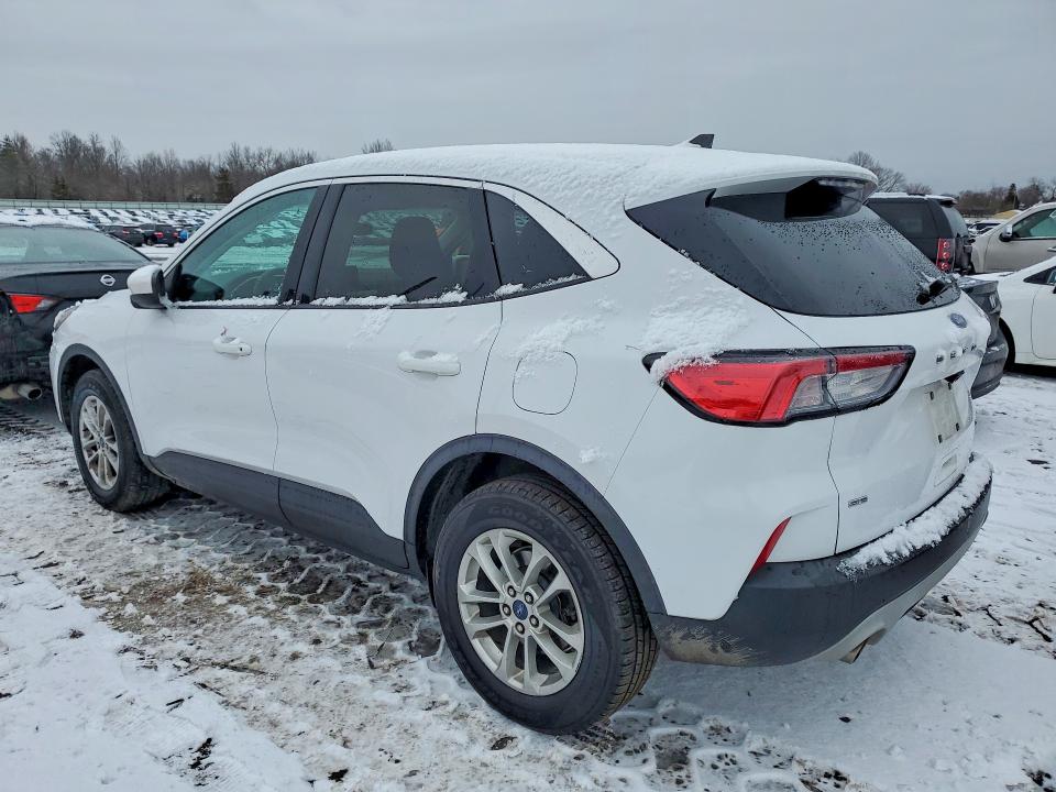 Photo 2 from auction – 2021 FORD ESCAPE SE with VIN 1FMCU9G64MUA83541