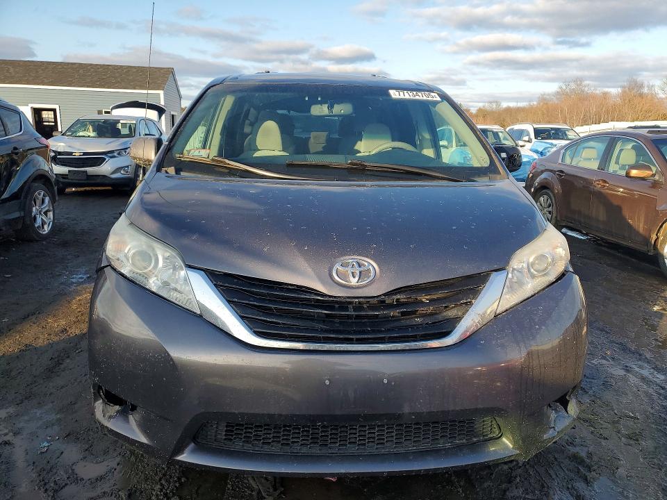 Photo 5 from auction – 2011 TOYOTA SIENNA LE with VIN 5TDJK3DC0BS003744