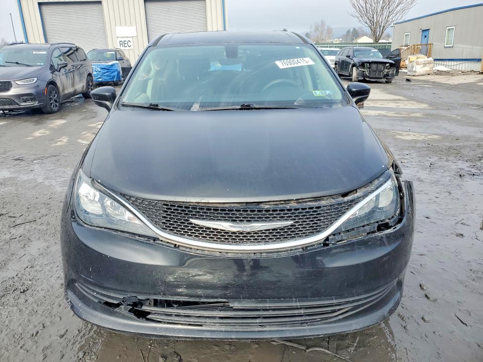 Photo 5 from auction – 2017 CHRYSLER PACIFICA with VIN 2C4RC1CG8HR610856