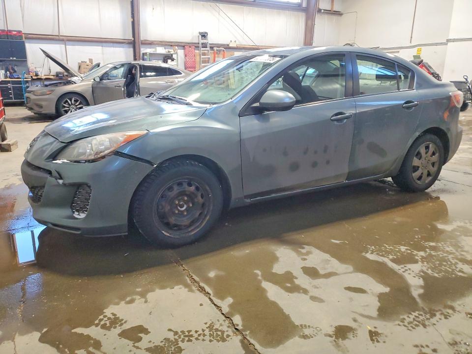 MAZDA 3 2013 مع رقم تعريف المركبة JM1BL1UF0D1807039 - صورة من المزاد