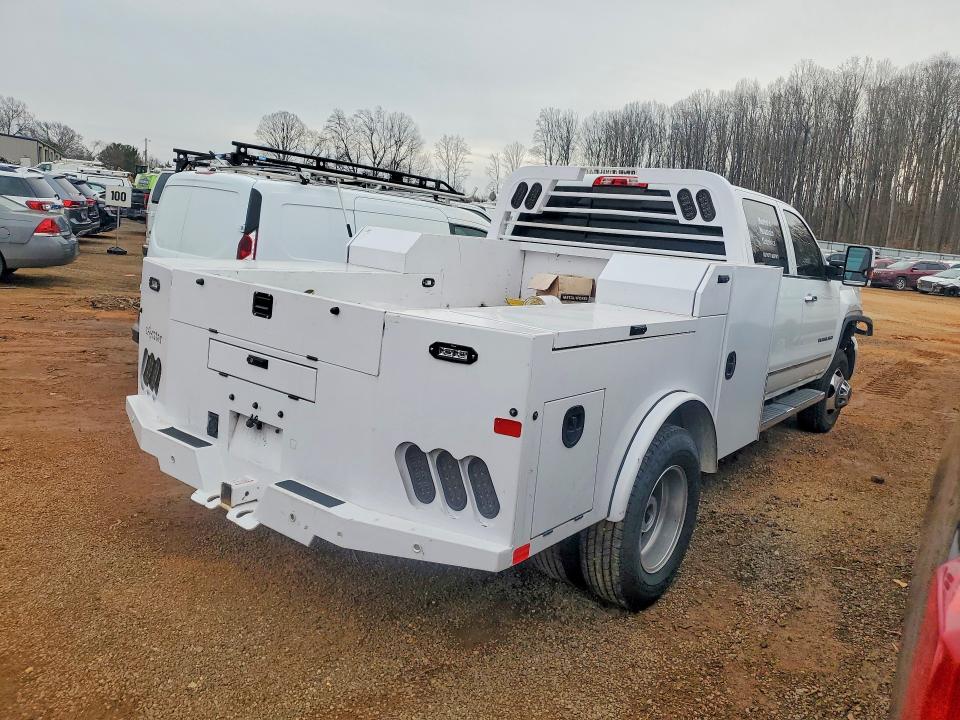 Photo 3 from auction – 2019 GMC SIERRA K35 with VIN 1GT42WEY8KF271448