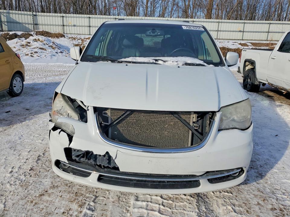 Photo 5 from auction – 2014 CHRYSLER TOWN & COU with VIN 2C4RC1BG2ER231431