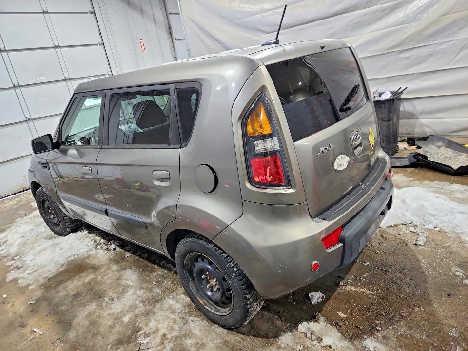 Photo 2 from auction – 2010 KIA SOUL + with VIN KNDJT2A24A7166957