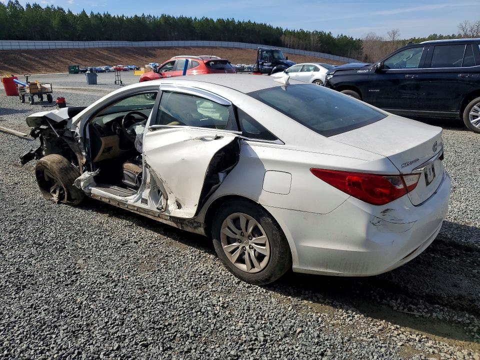 Photo 2 from auction – 2011 HYUNDAI SONATA with VIN 5NPEB4AC8BH245859