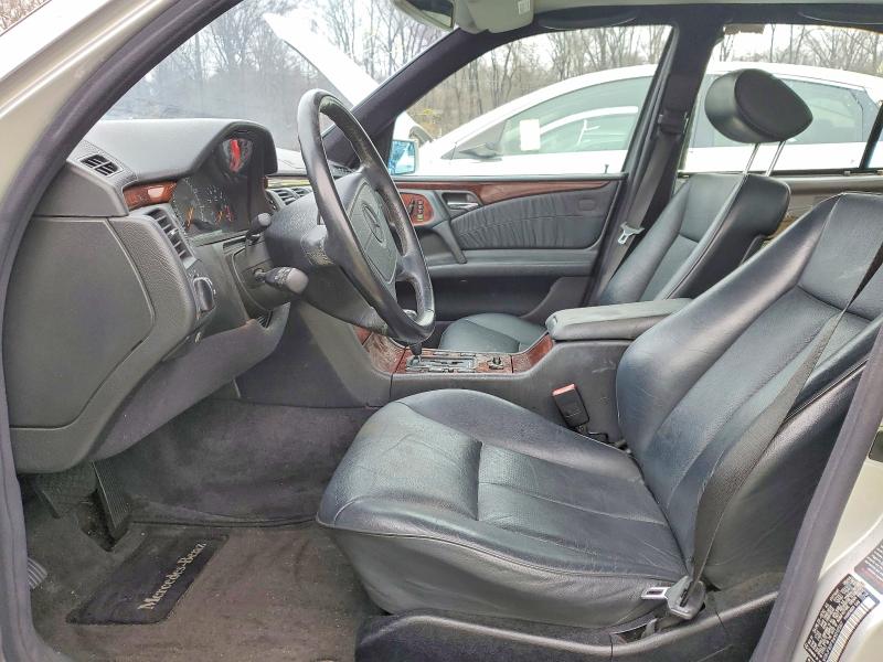Zdjęcie 7 z aukcji – 1998 MERCEDES-BENZ E z VIN WDBJF82F9WX012567