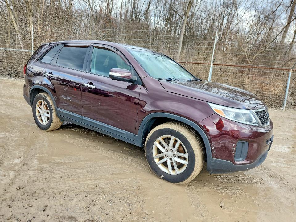 Photo 4 from auction – 2014 KIA SORENTO with VIN 5XYKT3A65EG498802