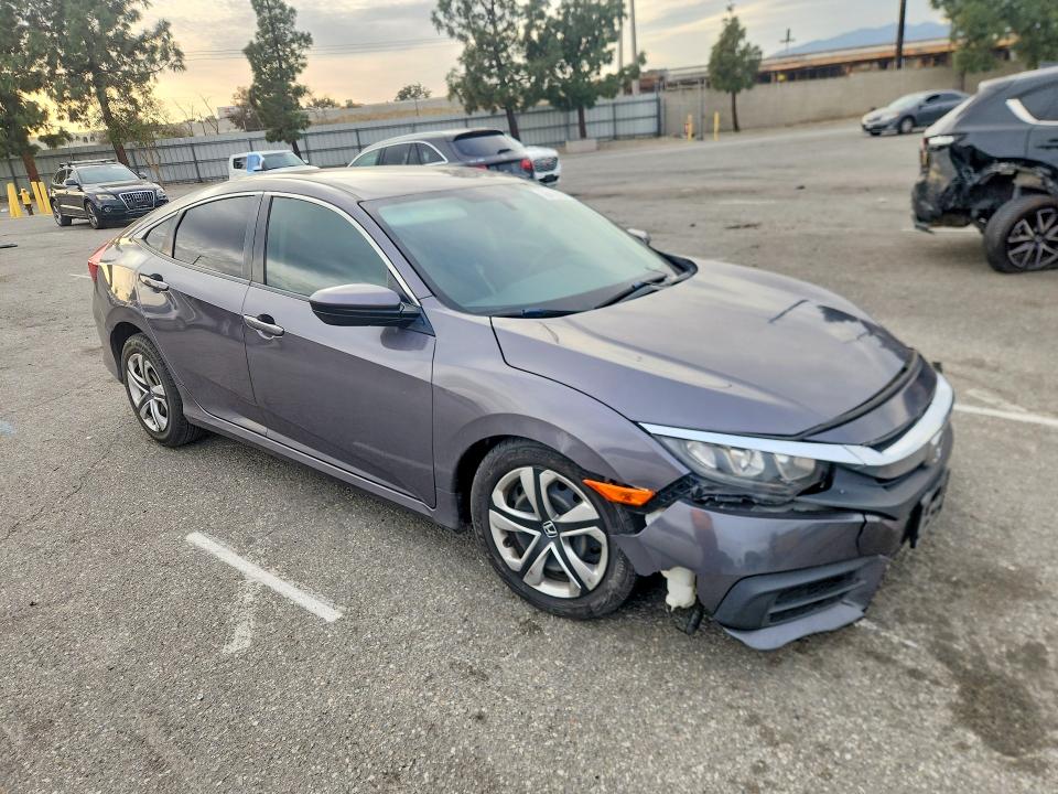 صورة رقم 4 من المزاد - 2017 HONDA CIVIC مع VIN 2HGFC2F57HH577052