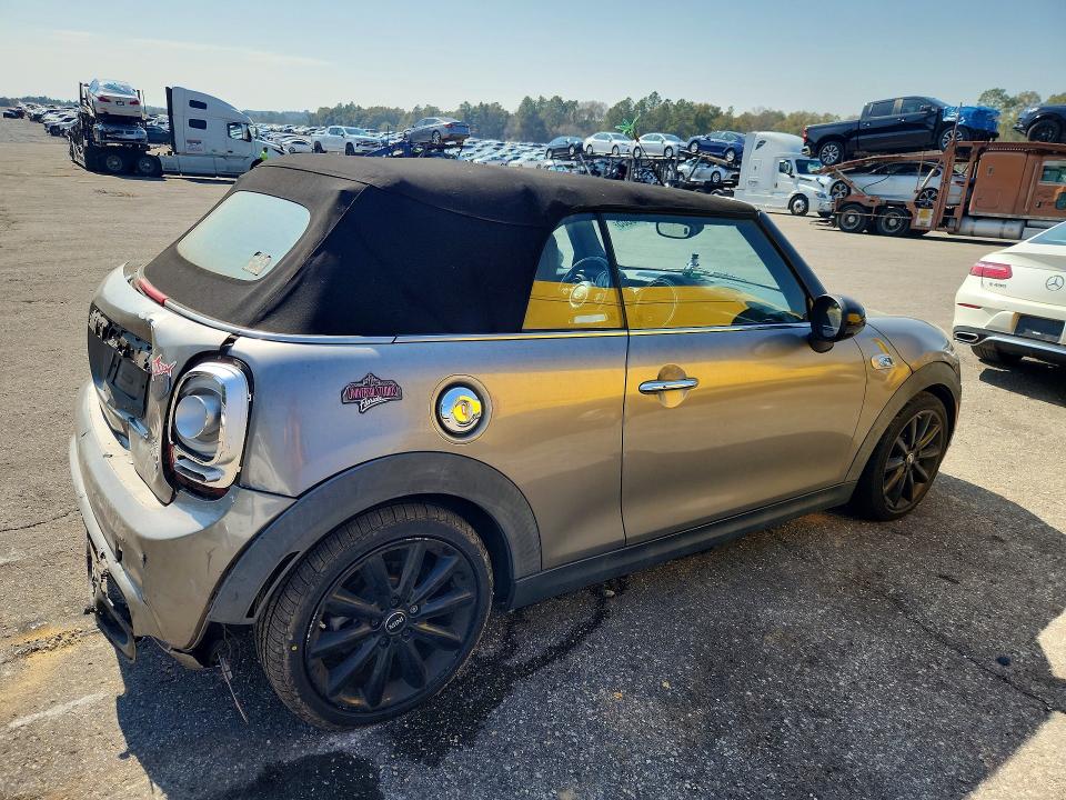 Photo 3 from auction – 2016 MINI COOPER with VIN WMWWG9C5XG3A91885