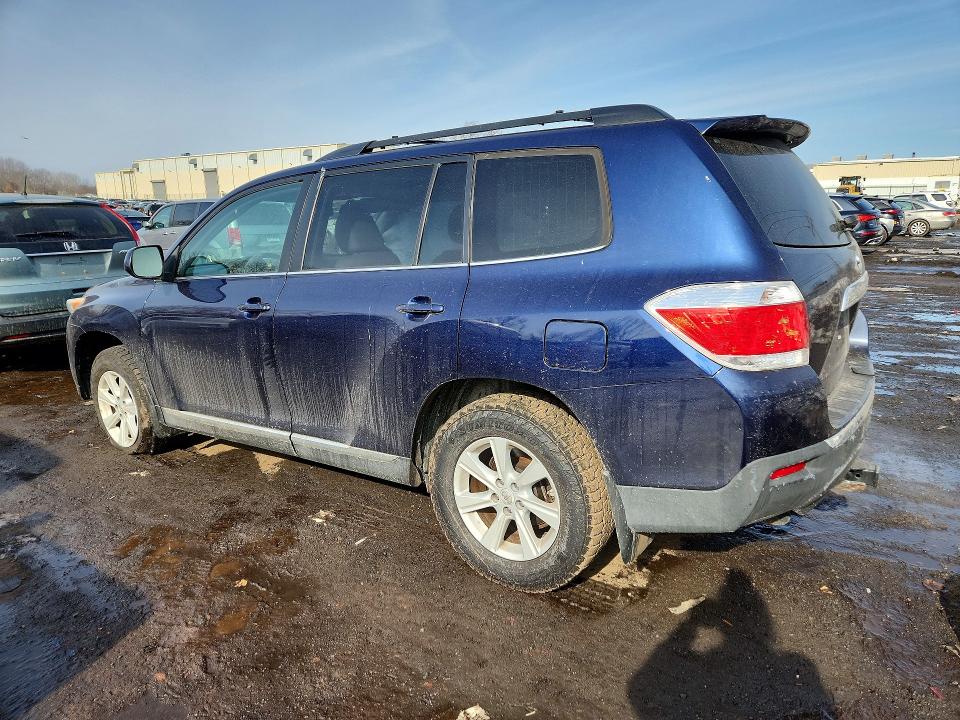Photo 2 from auction – 2012 TOYOTA HIGHLANDER with VIN 5TDBK3EH0CS108798
