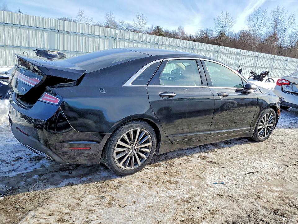 Photo 3 from auction – 2017 LINCOLN MKZ with VIN 3LN6L5LUXHR642388