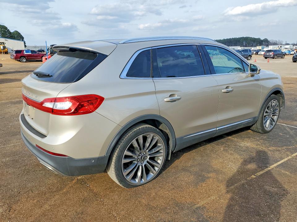 Фото 3 с аукциона – 2017 LINCOLN MKX с VIN 2LMPJ6LR8HBL38278