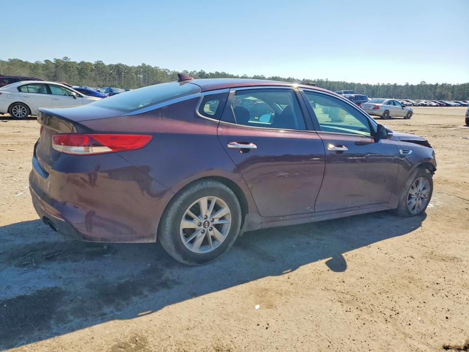 Photo 3 from auction – 2018 KIA OPTIMA with VIN 5XXGT4L30JG181801